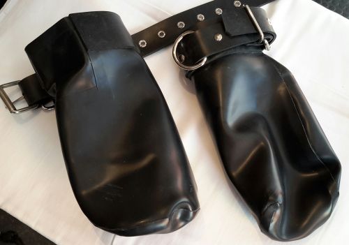 Thick Rubber Bondage Mitts (pair)